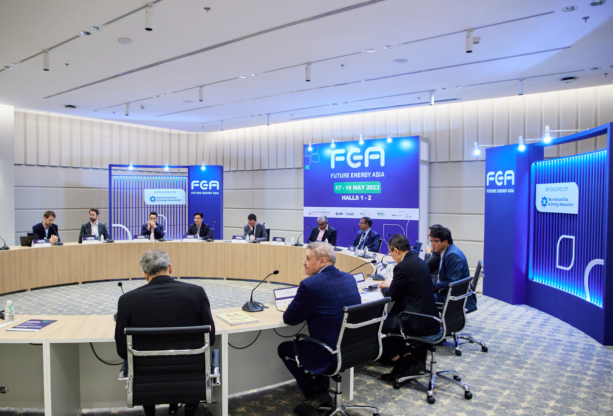 Leadership Roundtable 579X393